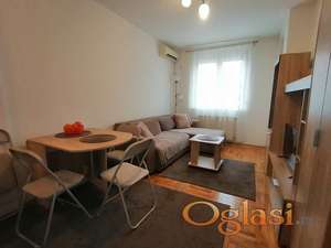 Noviji jednoiposoban stan 34m2, parking - Banatić