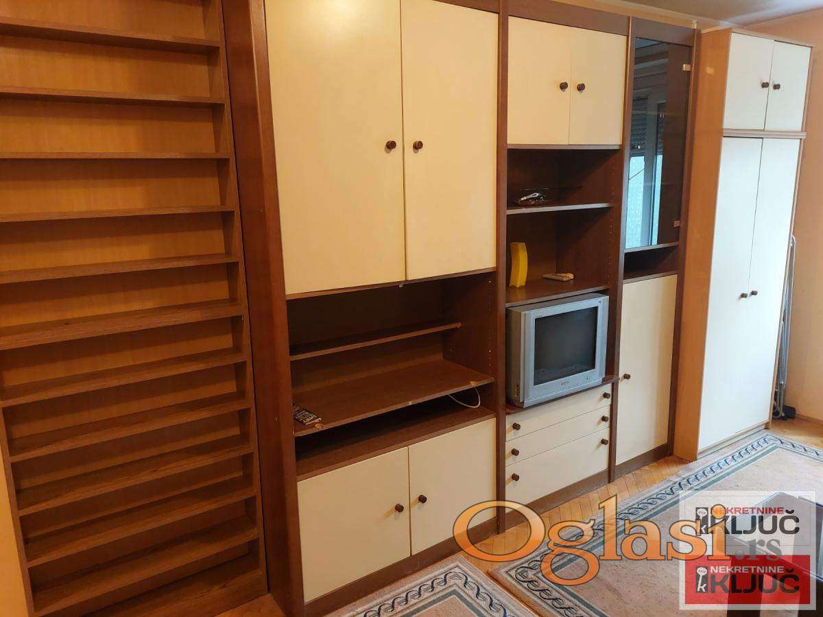 квартира-студия в Грбавице, Нови Сад, 25 m², 1 этаж — фото