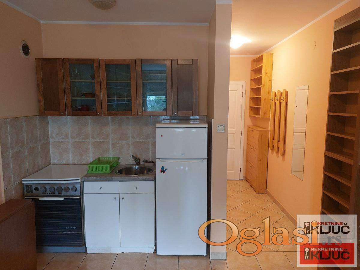квартира-студия в Грбавице, Нови Сад, 25 m², 1 этаж — фото
