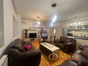 Izuzetan stan od 76m2 na Bulevaru Evrope!