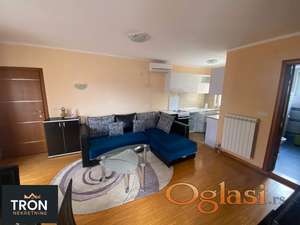 Komforan jednosoban stan, na 300m od Mosta ljubavi-49m2