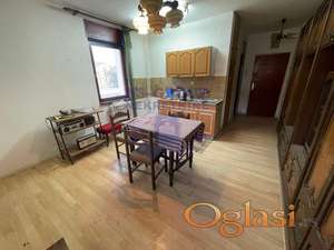 Odlicna garsonjera na Novoj Detelinari