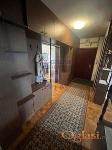 Odličan trosoban stan na Bulevaru Oslobođenja! 99m2