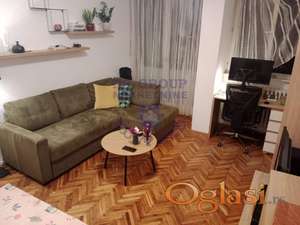 Uknjižen - Perfektno održavan!!!