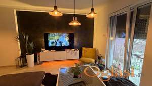 Trosoban stan kod Socijalnog 72m2