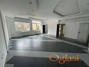 Poslovni prostor 245m Bul. Oslobođenja IZDAJE SE  top lokacija