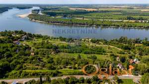 Fantastican plac sa prelepim pogledom na Dunav
