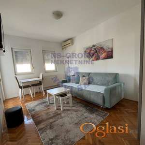 Izdaje se jednoiposoban stan na Grbavici.