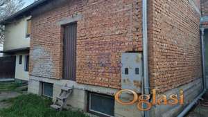 Kuća na ulasku u Kać na prodaju!!