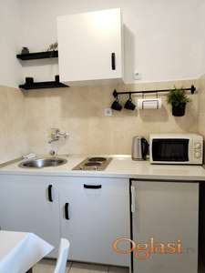 Udobna i funkcionalna garsonjera