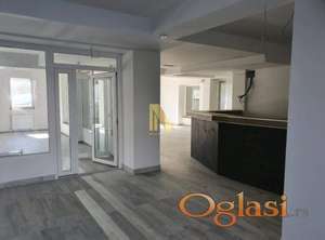 Lokal na izuzetnoj lokaciji - Nova Pazova