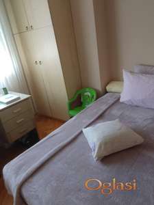 Izdajem sobu u Nišu