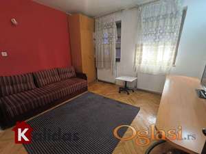 odmah useljiv - mali jednoiposoban - dobra lokacija