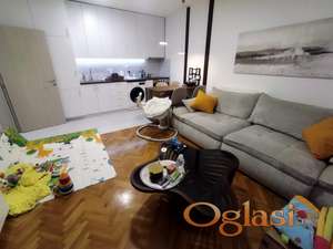 Perfektan, nov, namešten, dvosoban stan u centru Bačke Palanke.