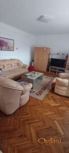 Kuća u Indjiji na prodaju