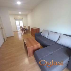 SPENS - CENTAR - NAMEŠTEN DVOSOBAN STAN - 2min.od FAKULTETA - USELJIV ODMAH!!!