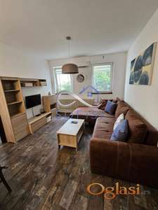 Novi Sad, Centar - Renoviran trosoban stan u strogom centru ID#1342