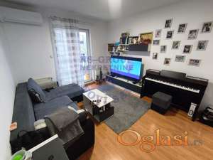 Na prodaju dvoiposoban stan na granici Telepa i Adica!