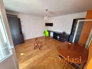 Polunamešten dvosoban stan na Crvenom pevcu ID#6969