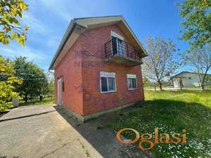 Vikendica u Čortanovcima - odlična pozicija - 15a plac