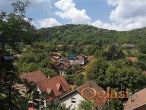 Fenomenalna kuca sa pogledom na cele Ledince!!!021/662-0001