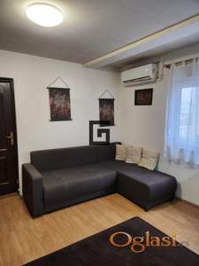 Dvosoban stan nadomak Đeram pijace ID#1788