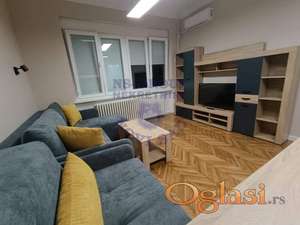 Garsonjera,odlicna,renovirana,Centar