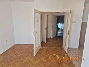 Novi Sad - Grbavica - Puškinova - prazan jednoiposoban stan - odmah dostupno - 250 eura