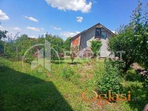 Na prodaju vikendica u Jelašnici, 12 ari plac.