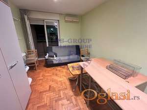 Odlična garsonjera na Grbavici.