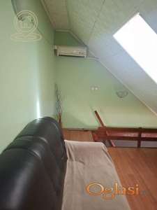 Izdavanje stanova Novi Sad – Jednoiposoban dupleks 36m2, odlična lokacija, namešten, 2. sprat sa parkingom