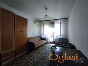  NAMEŠTENA GARSONJERA, CARA DUŠANA