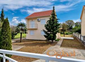 Nova kuća na poluotoku Luštica