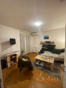 Funkcionalni jednosobni stan 26m2 Krilova