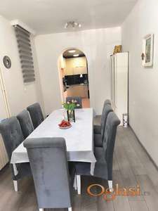 Kuća i poslovni prostor u Staroj Pazovi, Branka Radičevića