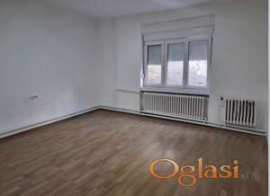 Renoviran stan u Pašićevoj ulici!