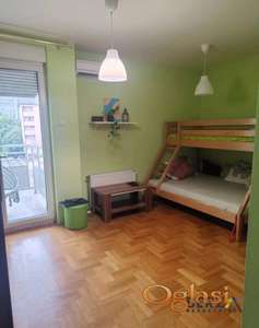  KOMFORAN JEDNOSOBAN STAN - CENTAR, U BLIZINI FUTOŠKE PIJACE