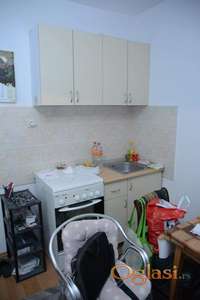 Izdaje se garsonjera na fantastičnoj lokaciji ID#1648