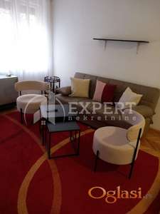 Izdaje se dvosoban stan kod Saborne crkve, 56m2