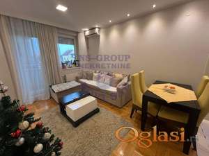 PONOVO AKTUELAN dvosoban na Somborskom bulevaru!