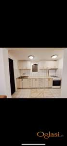 Izdaje se dvosoban stan u centru Sremske Kamenice