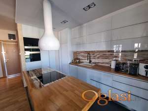 Četvorosoban u Centru grada!