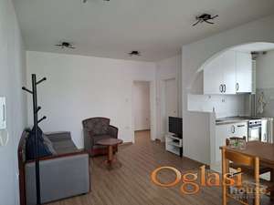 NOVI SAD - CENTAR - 50m2 - 430 evra