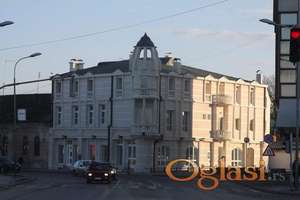 ZRENjANIN, CENTAR, Žitni Trg, IZDAJEM KOMFORNU NAMEŠTENU GARSONjERU