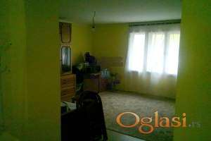 U centru Begeca 021-662-0001