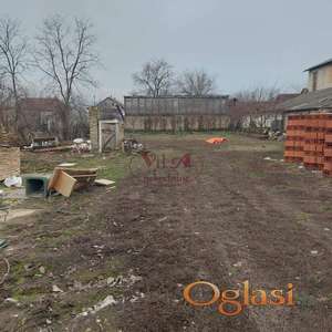 Srbobran, Lep širok plac