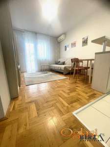 ODLIČAN TROSOBAN STAN NA POČETKU BULEVARA EVROPE