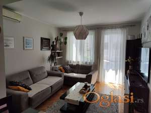 Svetao trosoban stan na Podbari + garaža – SAVRŠEN RASPORED