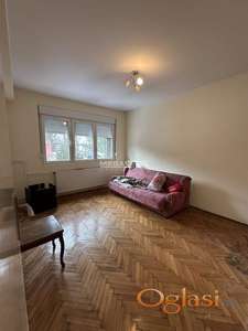 Karaburma, polunamešten, sa garažom od 20m2