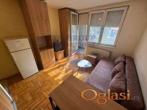 Funkcionalna garsonjera, Železnička stanica!